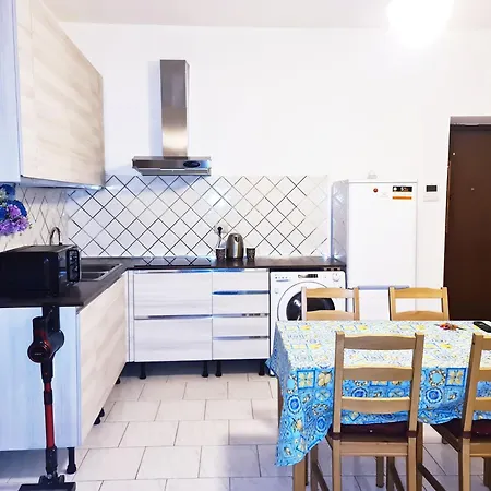 - Gorla Red Line Apartment