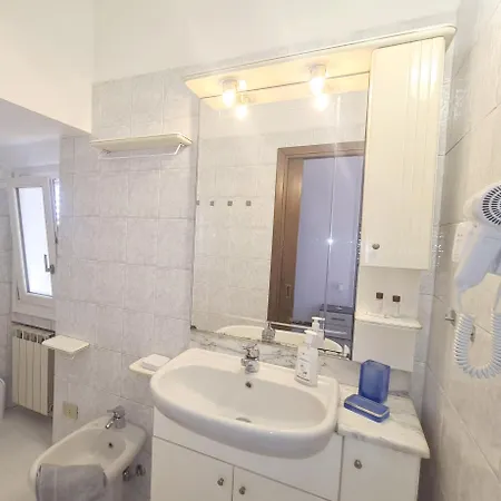 - Gorla Red Line Apartment