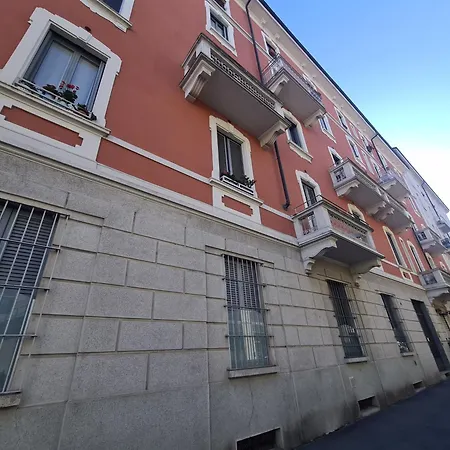 - Gorla Red Line Apartment