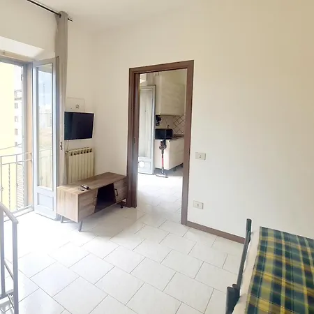 Apartment - Gorla Red Line